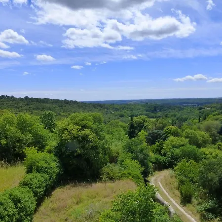 Near Pont Du Gard & Vineyards بيت للعطل