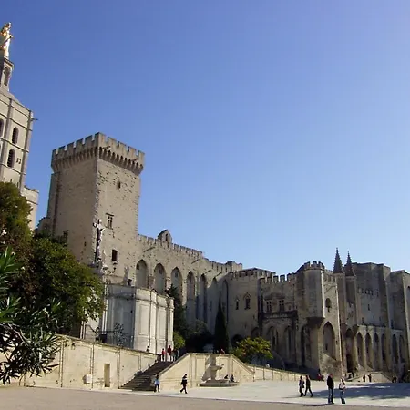 Near Pont Du Gard & Vineyards بيت للعطل