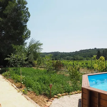 Pretty Modern With Pool And Views Of The Vineyards, Casa de Férias Domazan