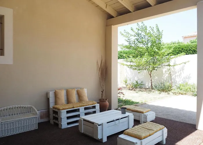 Near Pont Du Gard & Vineyards *